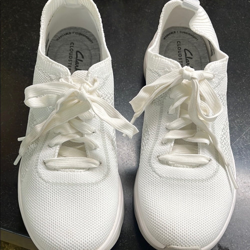 Clarks White Sneakers Minimalist Design Breathable